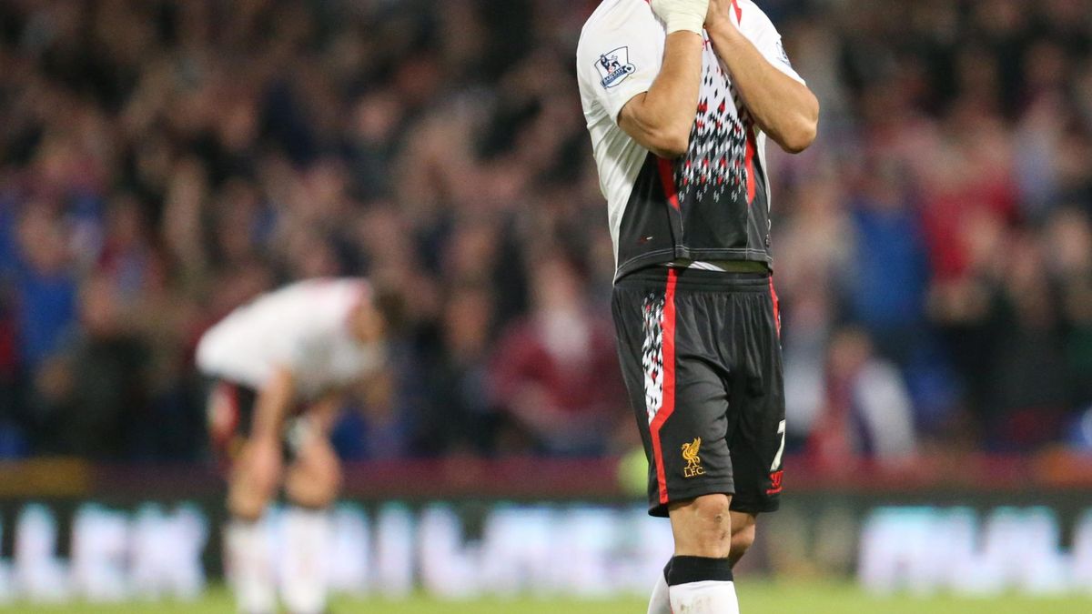 Luis Suárez rompe a llorar tras ver al Liverpool tirar la Premier en nueve minutos 