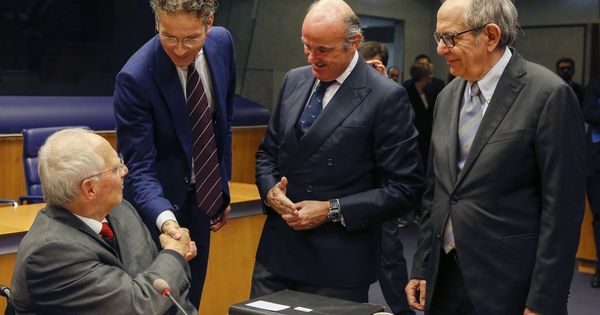 Foto: El ministro de Finanzas alemán, Wolfgang Schäuble, el presidente del Eurogrupo, Jeroen Dijsselbloem, el ministro español de Economía, Luis de Guindos, y el ministro de Economía italiano, Pier Carlo Padoan. (EFE)