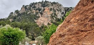 Post de El desprendimiento de una roca de grandes dimensiones en Esporles (Mallorca) deja cinco viviendas inaccesibles