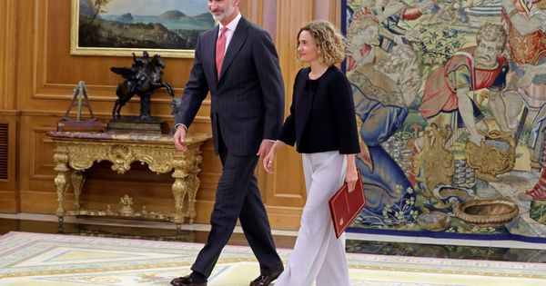 Foto: El rey Felipe VI recibe a la presidenta del Congreso, Meritxell Batet, este 3 de junio en la Zarzuela. (EFE)