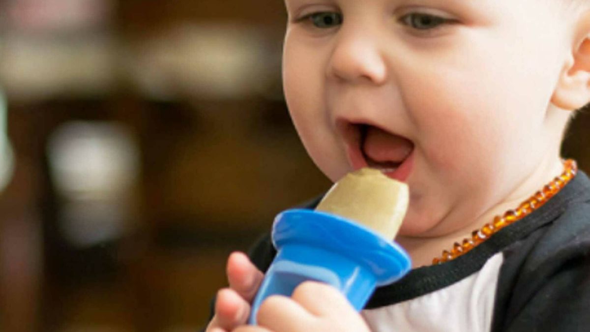 ¿A tu bebé le están saliendo los dientes? Helados de leche materna para aliviar el dolor