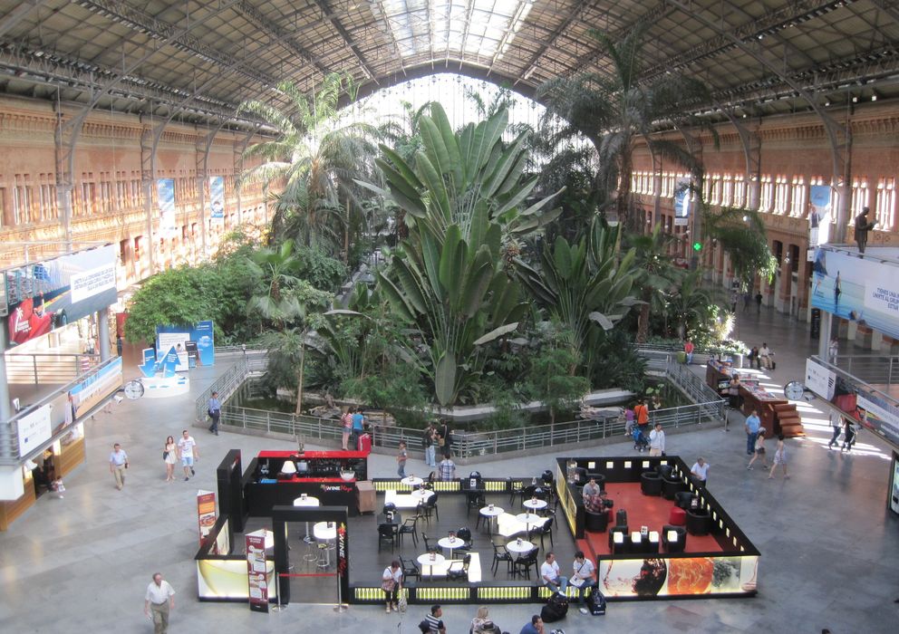 Foto: Zona comercial de la estación Puerta de Atocha.
