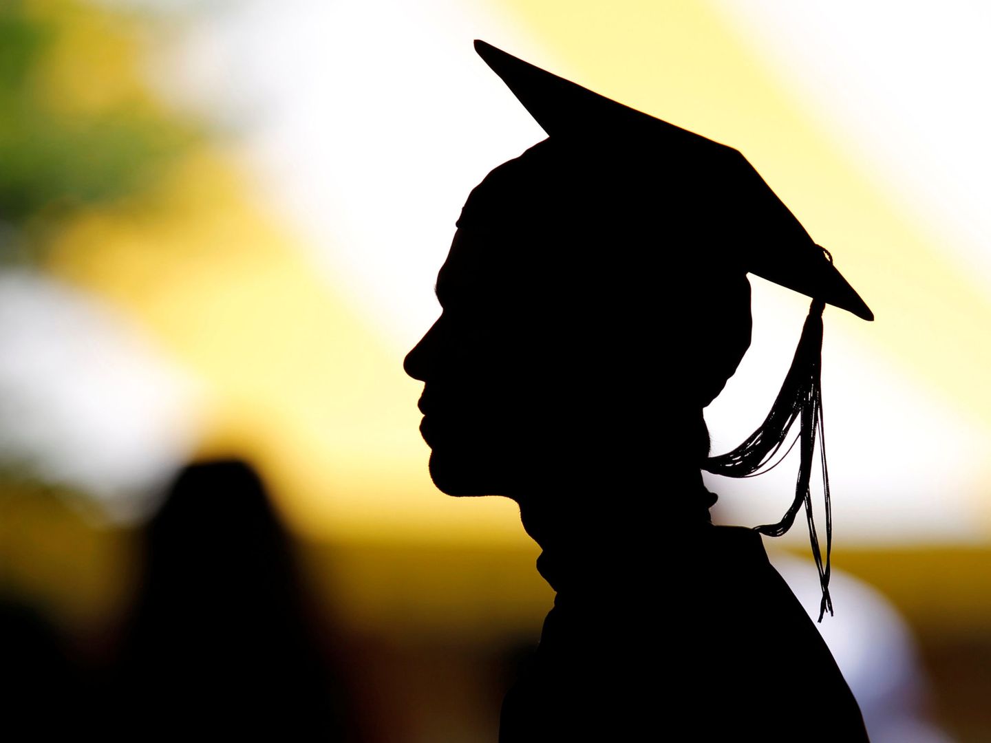 Un estudiante, a punto de recibir su diploma. (Reuters/Brian Snyder)