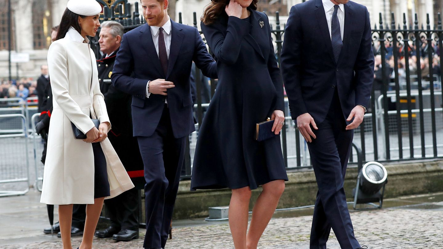 Los duques de Cambridge junto a Harry y Meghan. (Reuters)