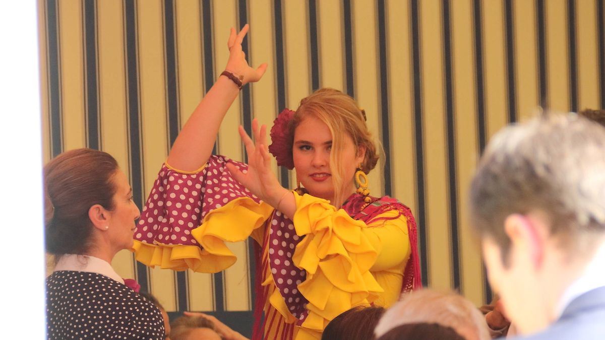 Amalia de Holanda: baile, gazpacho y jamón con su familia en la Feria de Abril