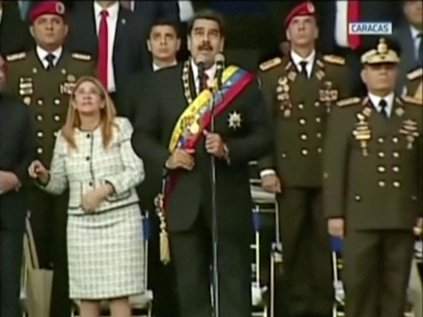 Instante en el que Maduro interrumpe su discurso. (Reuters)