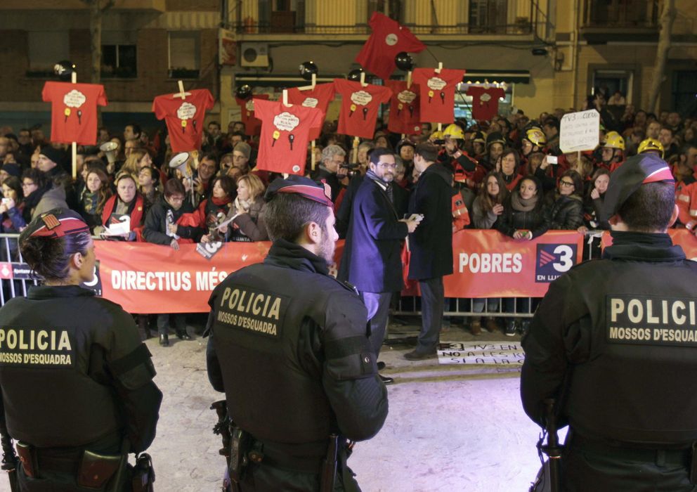 Foto: Protestas de trabajadores de la televisión pública TV3. (EFE)