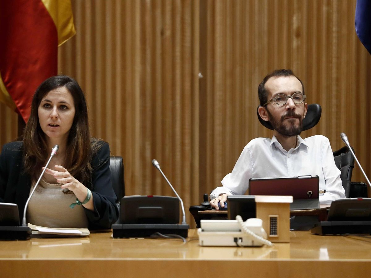 Foto: La secretaria general de Podemos, Ione Belarra, junto al portavoz, Pablo Echenique. (EFE)