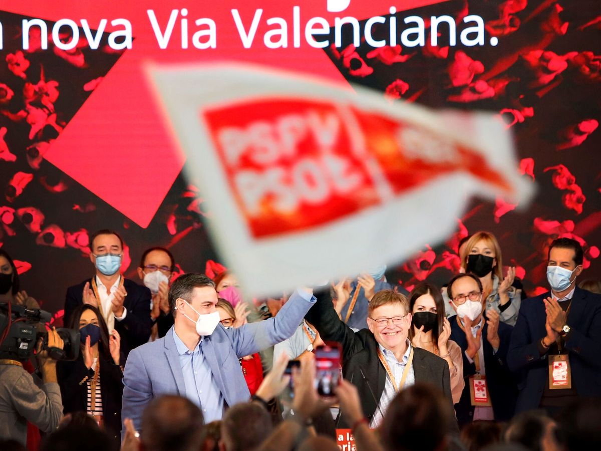 Foto: Pedro Sánchez y Ximo Puig, en la clausura del congreso del PSPV-PSOE