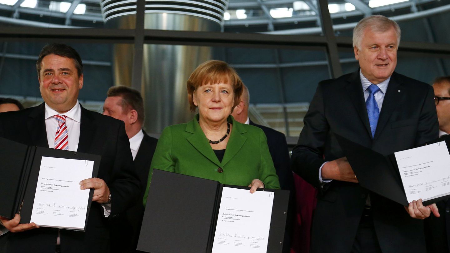Sigmar Gabriel (SPD), Angela Merkel (CDU) y Horst Seehofer (CSU) 