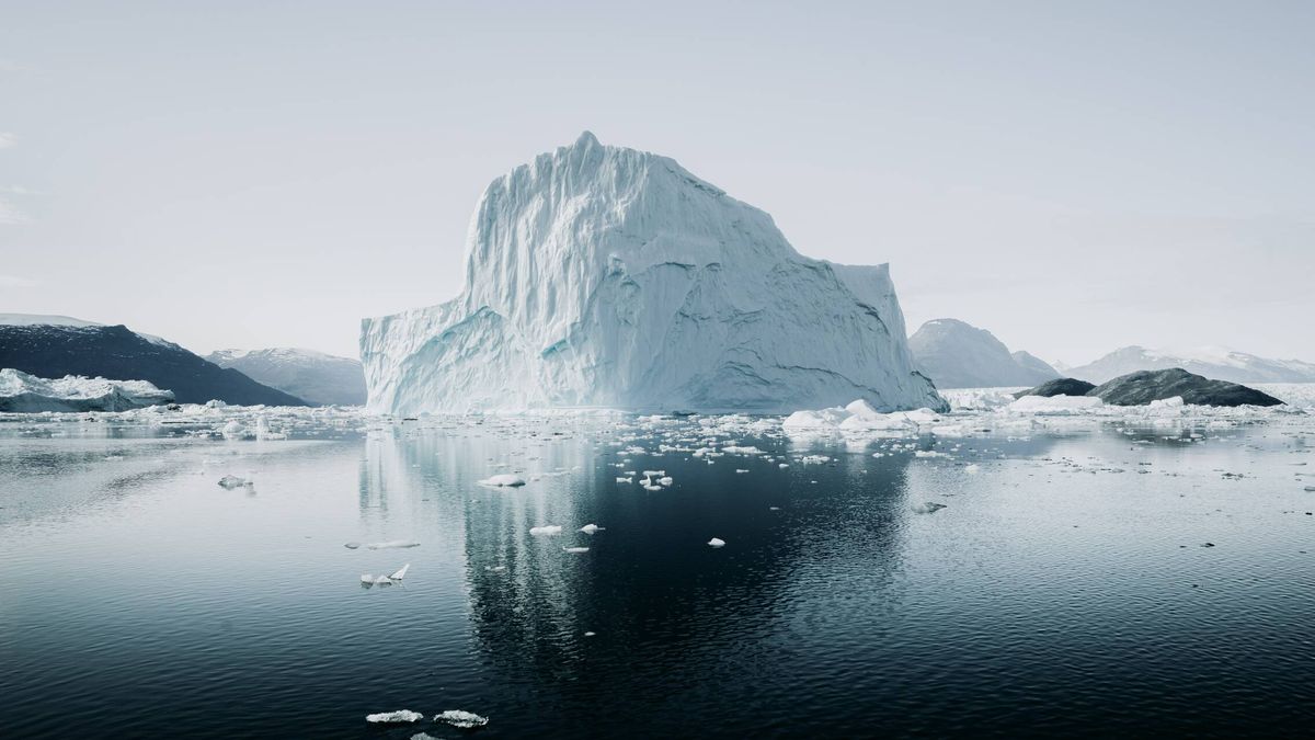Un iceberg desde el Ártico a Málaga envuelto en polémica: "Como concienciar con una corrida de toros"