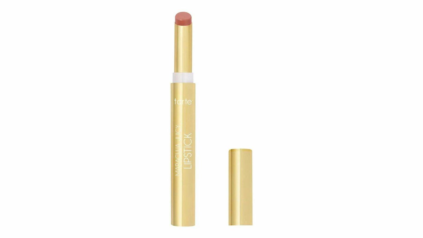 Maracuyá Juicy Lipstick de Tarte Beauty.