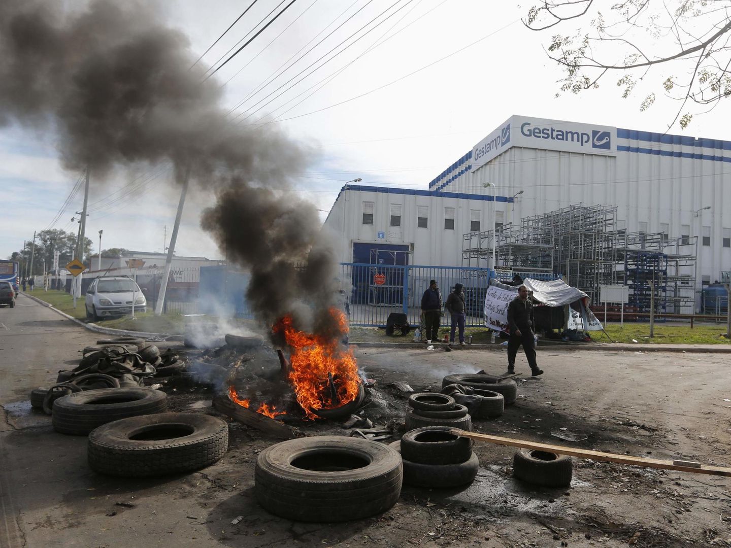 Foto de archivo de protestas en la fábrica de Gestamp en Argentia en 2014. (Reuters)