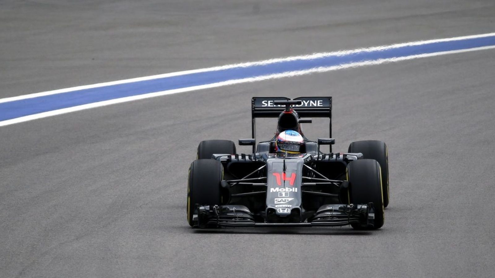 Foto: Fernando Alonso durante los libres de este GP de Rusia.