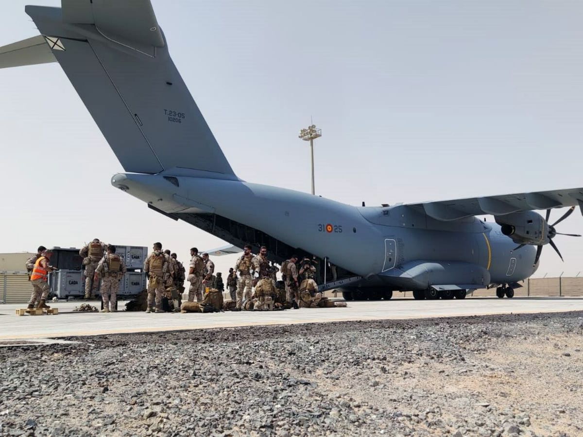 Foto: España concluye la misión de evacuación de personas de Afganistán. (EFE)