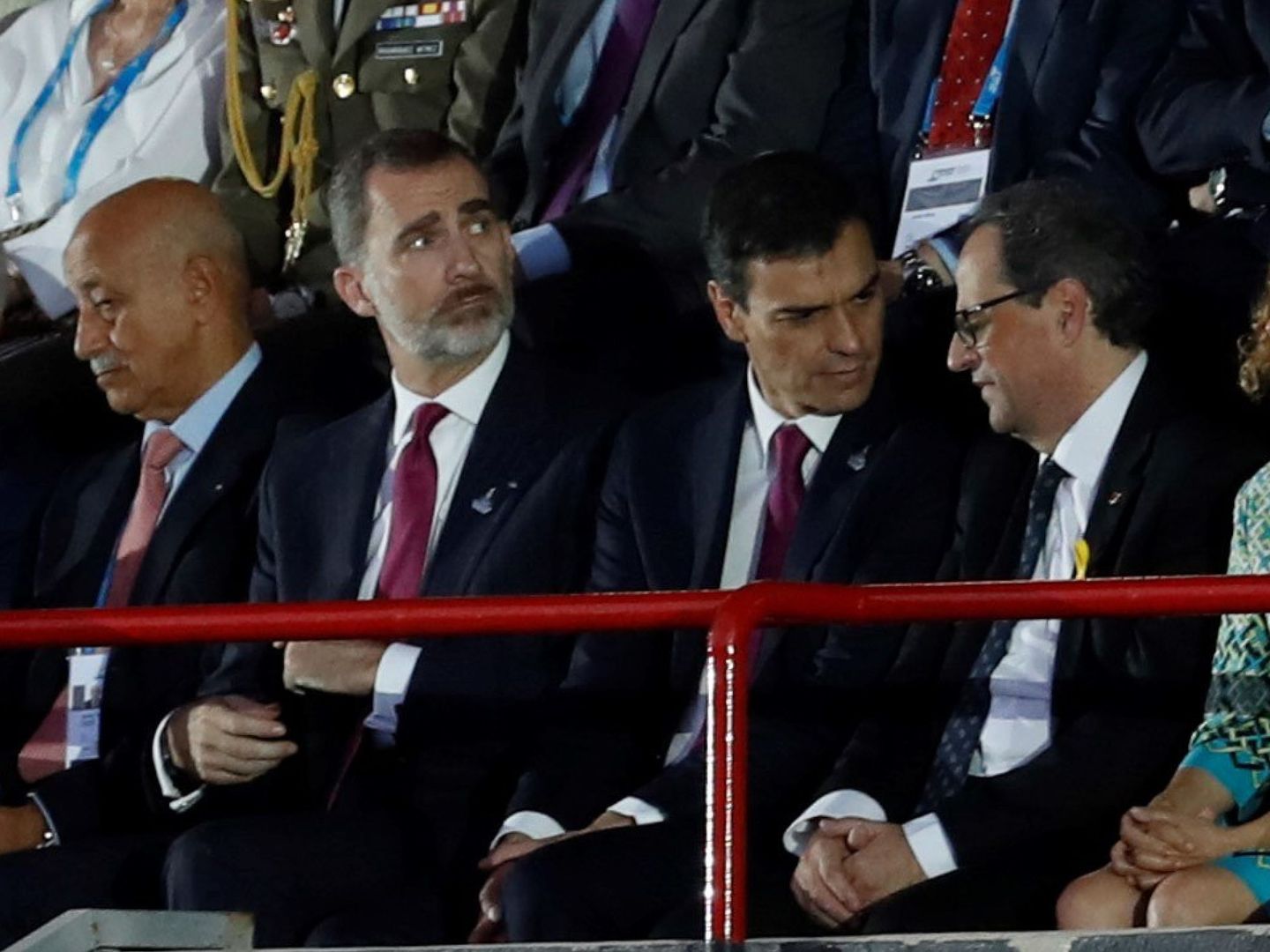 El Rey Felipe VI junto al presidente del Gobierno Pedro Sánchez, y el 'president', Quim Torra. (EFE)