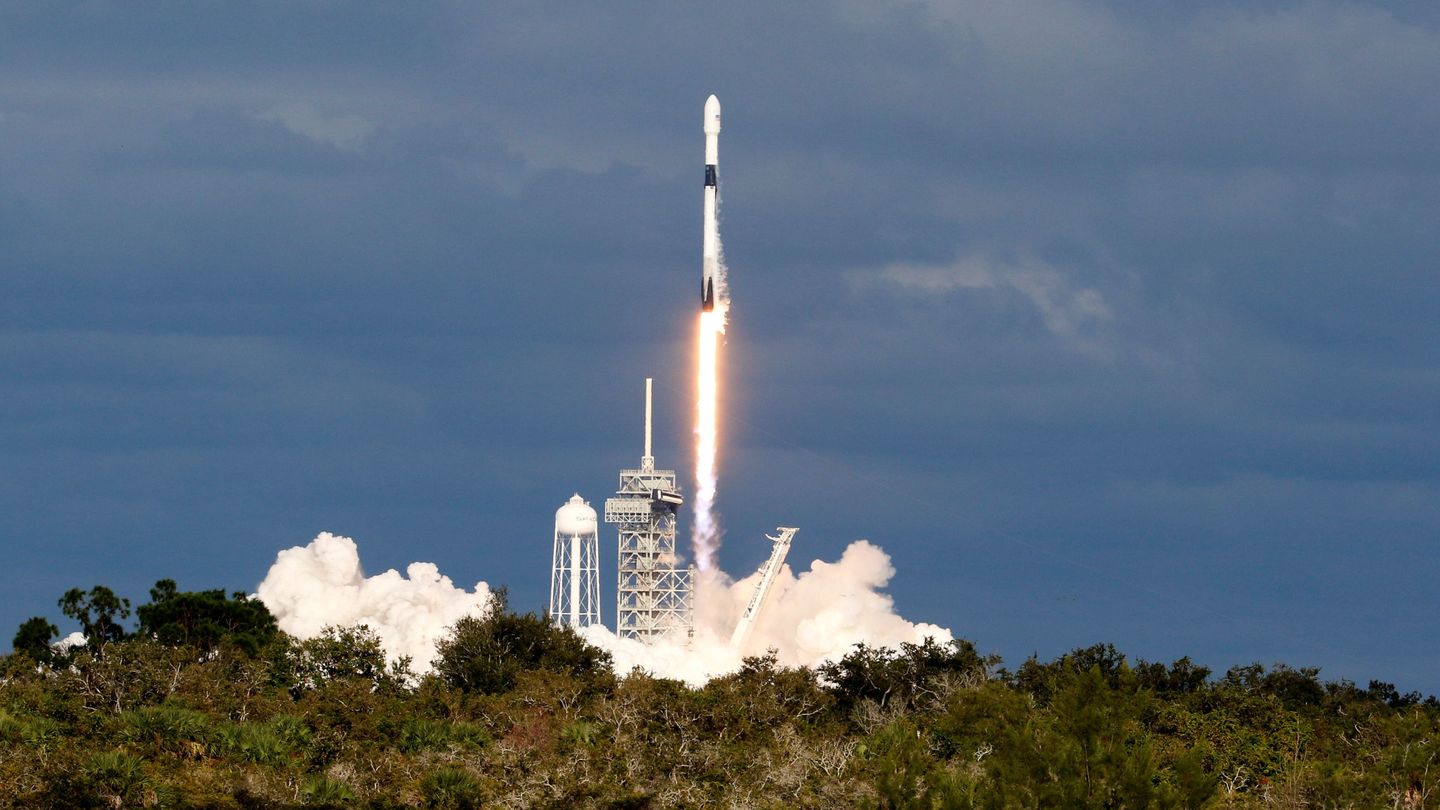 Uno de los Falcon 9 de SpaceX. (Foto: Reuters)