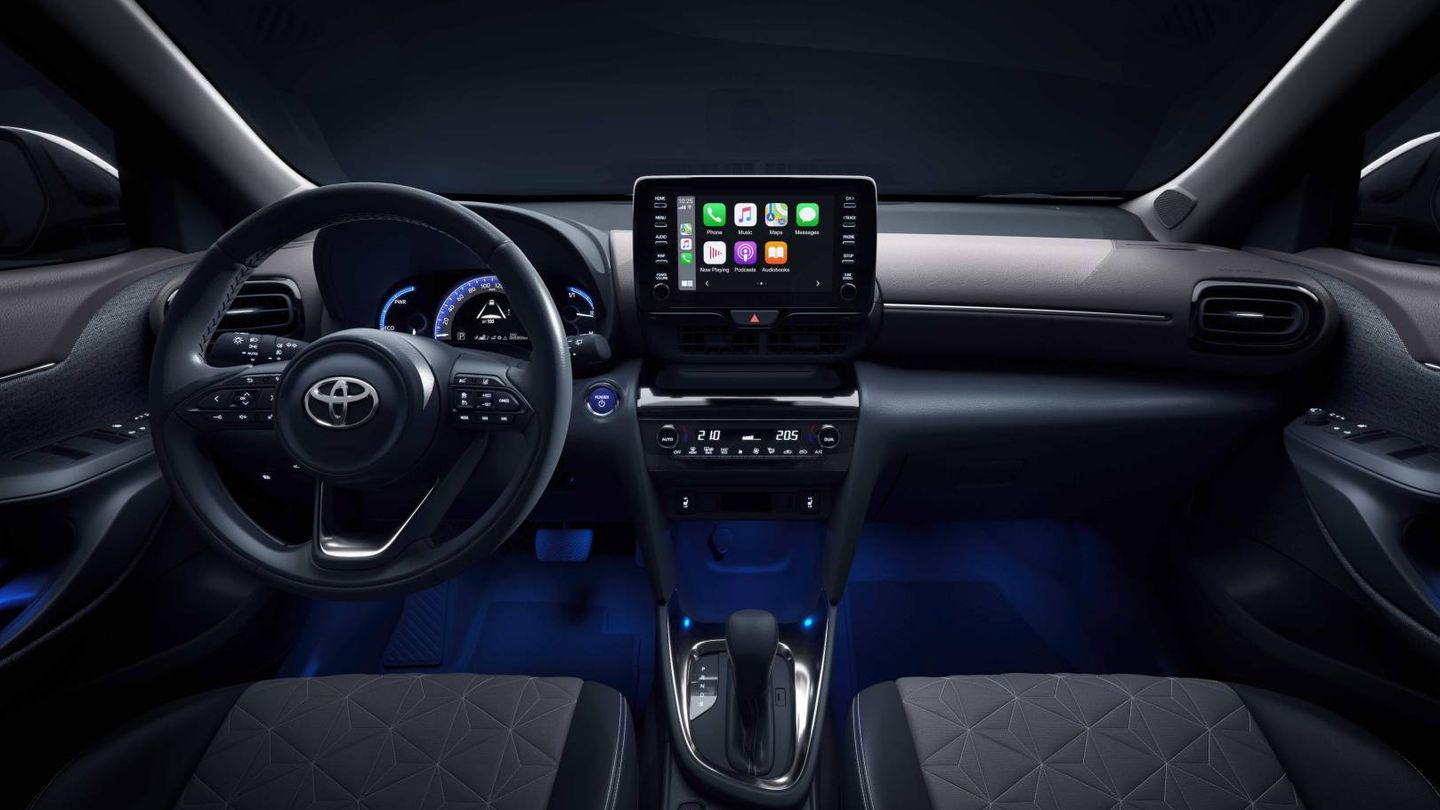 Interior minimalista y muy tecnológico en el nuevo Toyota Yaris Cross.