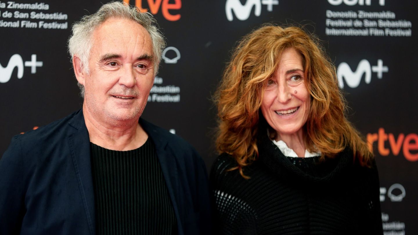 Ferran Adrià y su mujer, Isabel Pérez Barceló, en el Festival de San Sebastián. (EFE/Juan Herrero) 