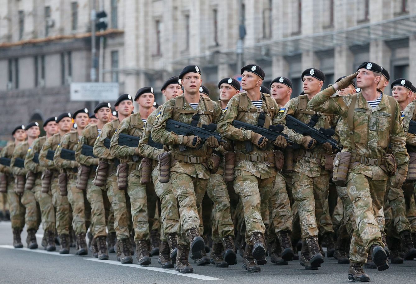 Desfile militar en Kiev, Ucrania, el 19 de agosto de 2016 (EFE)