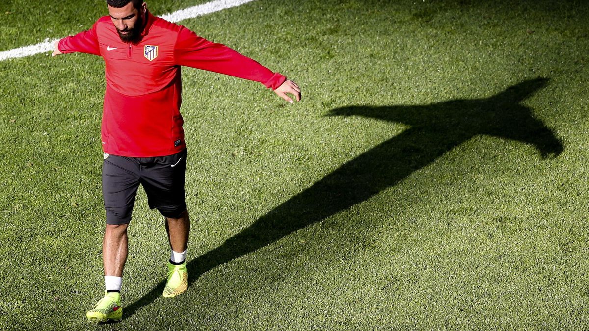 Arda Turan tiene asumido que deberá seguir en el Atlético de Madrid un año más
