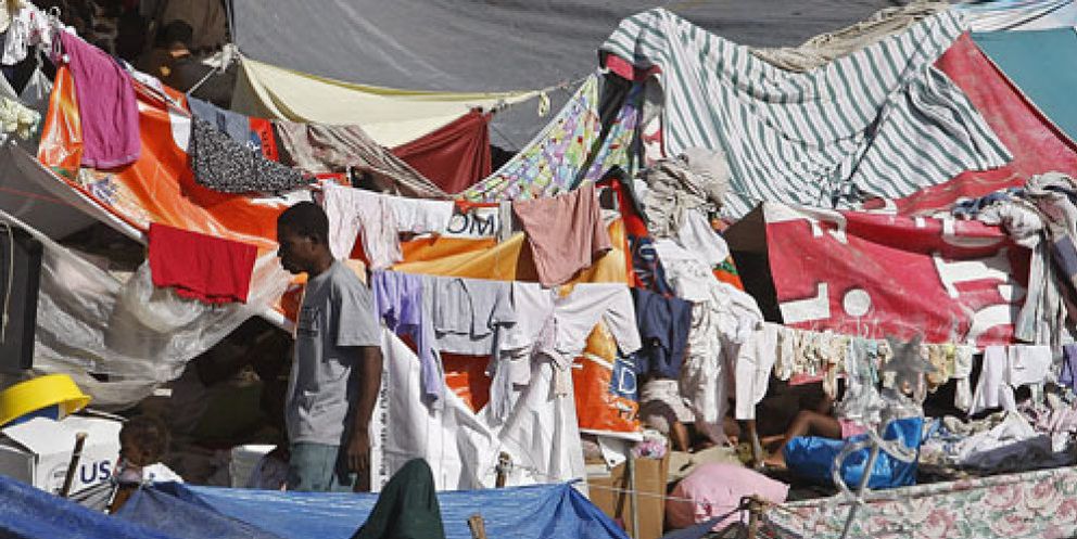 Foto: Ya nadie duerme bajo techo en Puerto Príncipe