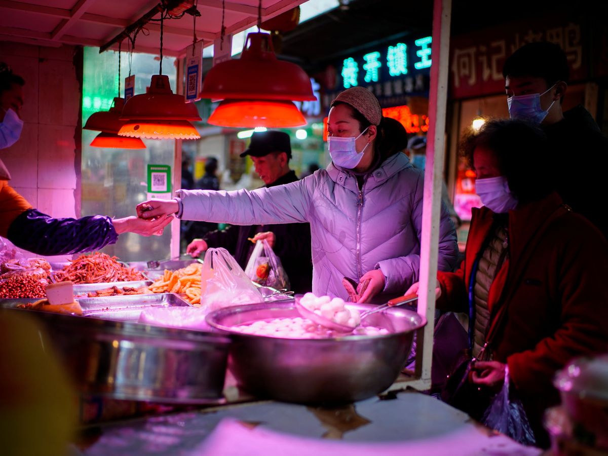 Foto: Mercado de comida en Wuhan. (Reuters)