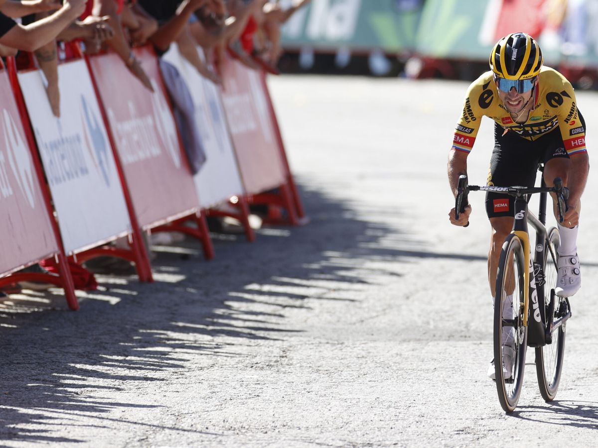 Foto: Roglic, durante La Vuelta. (EFE/Javier Lizón)