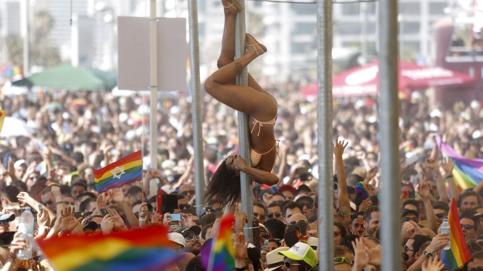 Foto: Marcha del Orgullo Gay en Tel Aviv, Israel, el pasado mes de junio (EFE)
