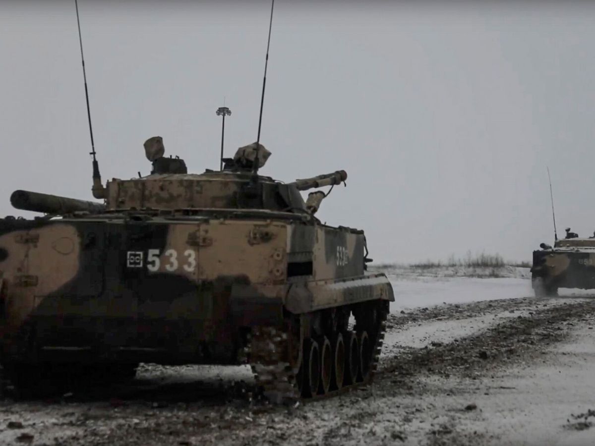 Foto: Un tanque de combate ruso en la región de Rostov. (EFE/Ministerio de Defensa ruso)