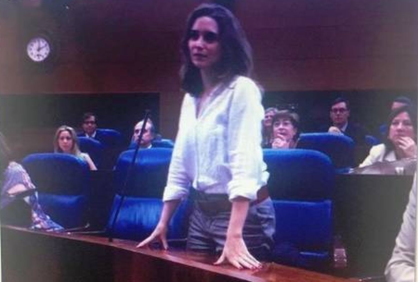 Una joven Díaz Ayuso cuando tomó posesión por primera vez como diputada en la Asamblea de Madrid