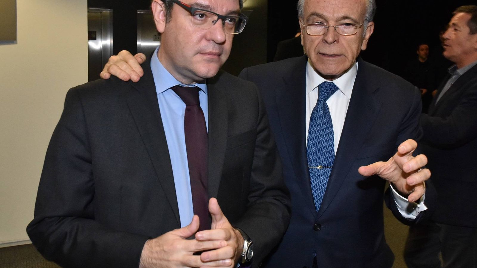 Foto: El ministro de Energía, Álvaro Nadal, junto al presidente de Gas Natural, Isidre Fainé. (Fundación Bancaria La Caixa)