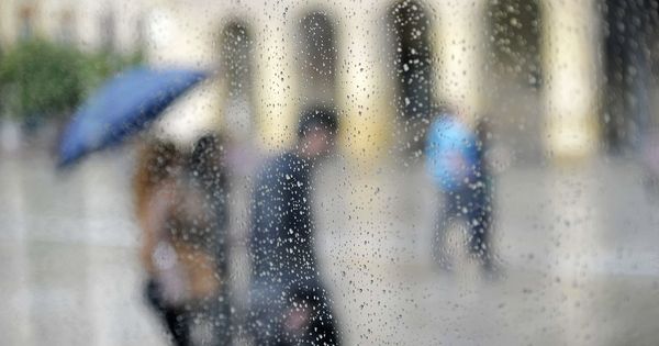 Foto: La AEMET avisa que las precipitaciones podrían ser muy fuertes y superar el umbral de los 25 litros en Aragón. (Efe)