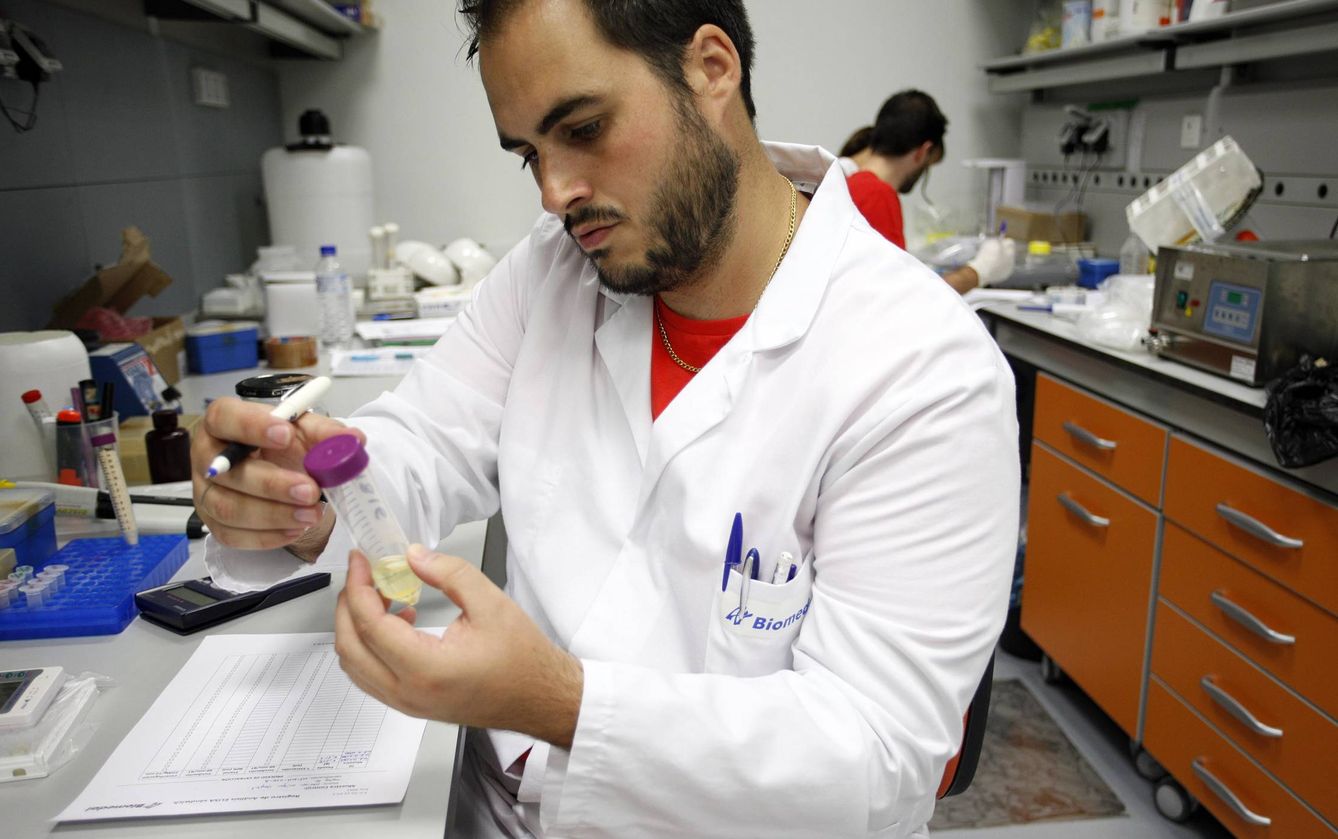 Laboratorios de la biotecnológica Biomedal en Sevilla. (Fernando Ruso)