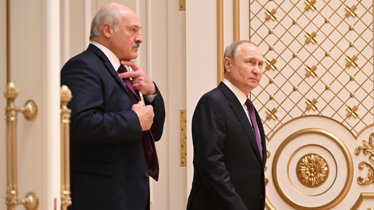 Vladímir Putin y Alexander Lukashenko durante el encuentro de este lunes. (Sputnik)
