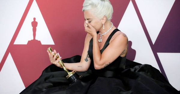 Foto: La cantante y actriz Lady Gaga posa con el Oscar a la mejor canción original por "Shallow" de la película 'Ha nacido una estrella'