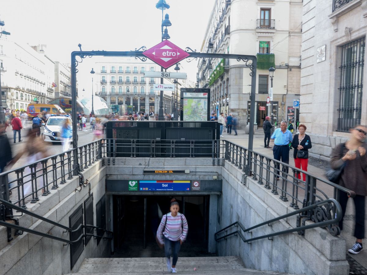 Foto: Metro de Madrid cierra la estación de Sol este domingo. (Europa Press/Ricardo Rubio)