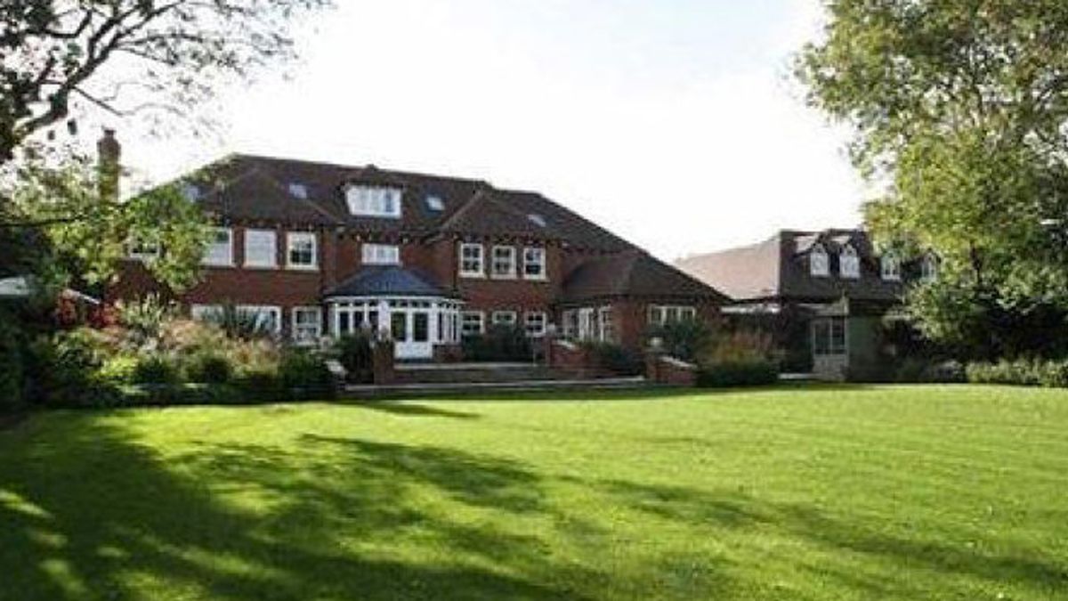 Un jugador del Tottenham vende su mansión y se muda a un 'palacio'