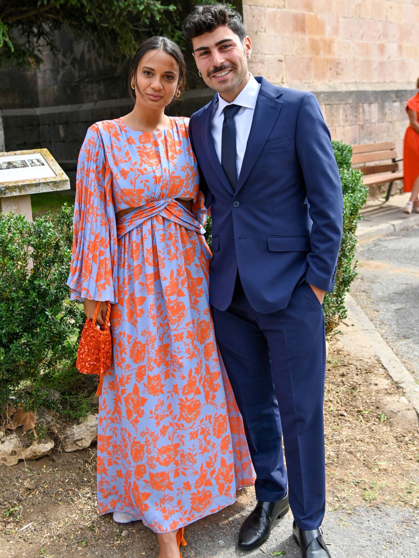 Hugo Pérez y Lara Tronti, en la boda de Lucía Pombo. (Gtres)