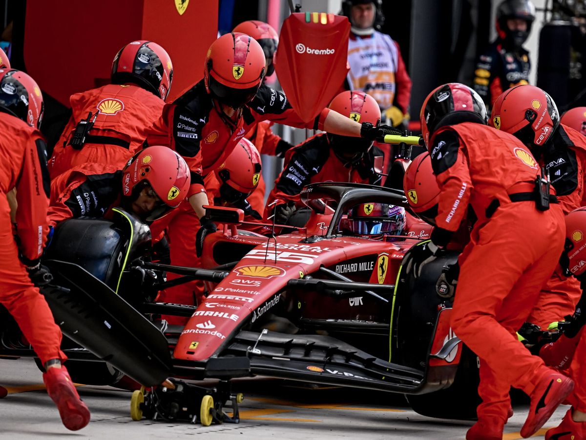 Foto: Ferrari sumó a su cartera de socios a VGW como patrocinador prémium. (EFE/Pool/Khanna)