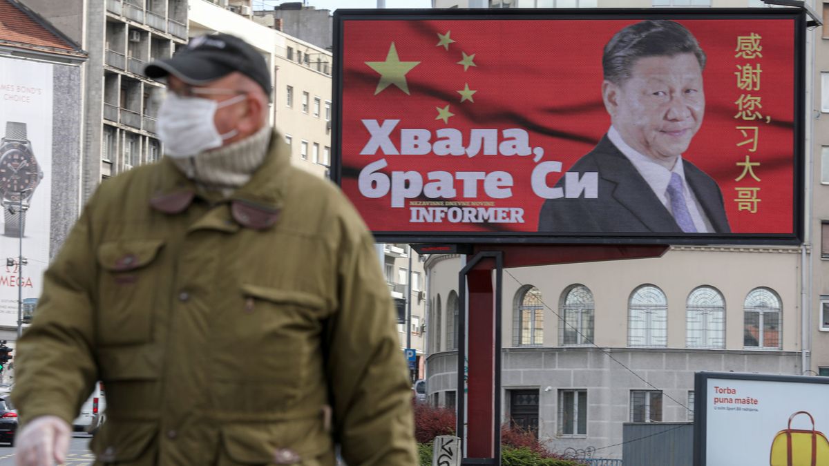 China y el megáfono: el regreso de la 'propaganda de partido' en Europa del Este