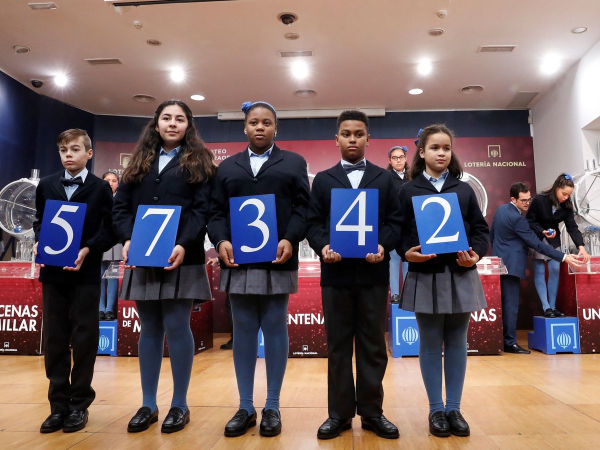 Foto:  El primer premio del sorteo extraordinario de la lotería del Niño ha sido el 57342. (EFE)