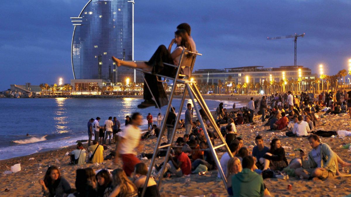 Barcelona prohíbe el acceso a las playas para la noche de San Juan