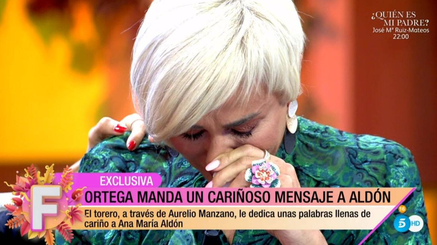 Ana María Aldón se rompe en 'Fiesta'. (Mediaset España)