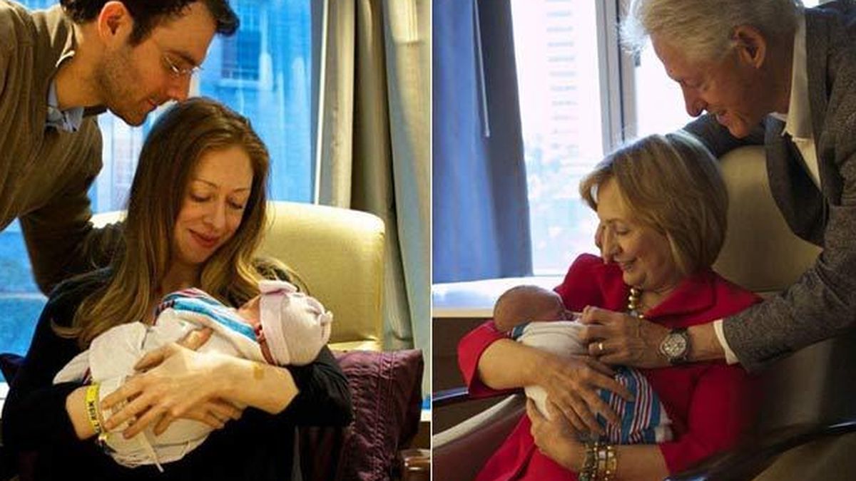 Bill y Hillary Clinton presentan a su nieta Charlotte en las redes sociales
