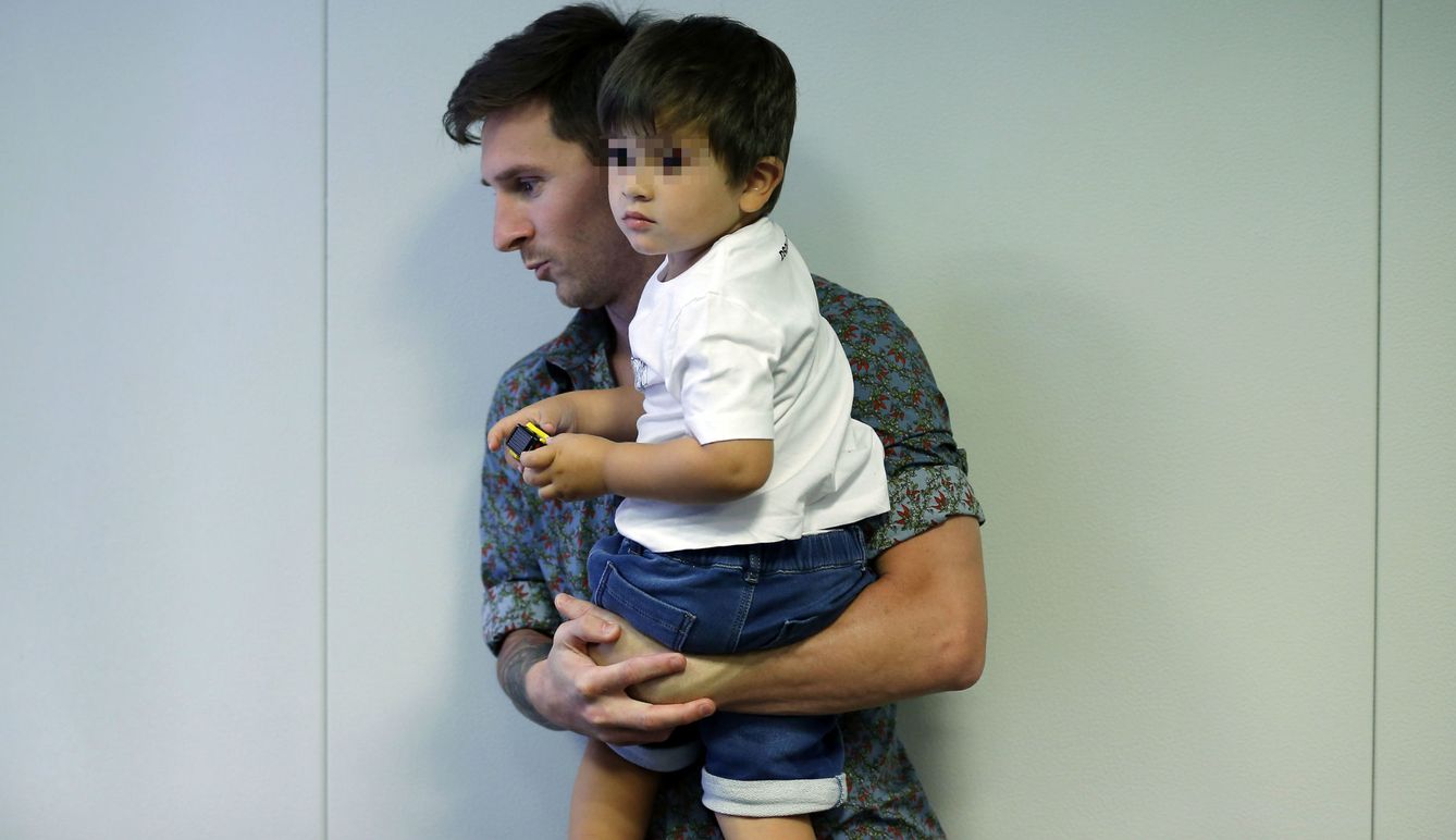 Leo Messi junto a su hijo Thiago en una imagen de archivo (Gtres)
