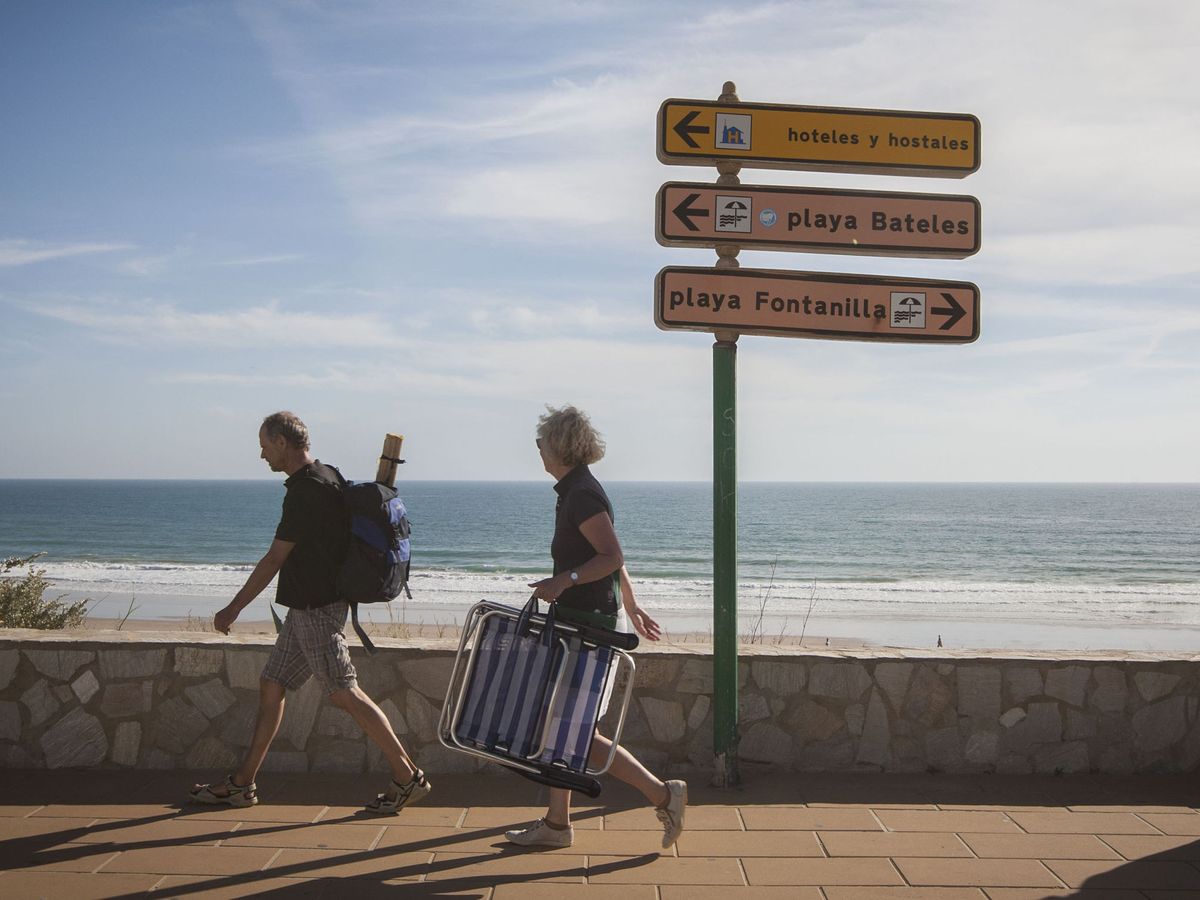 Foto: Estos son los lugares con playa de España en donde es más barato alquilar una casa en agosto. (EFE /Román Ríos)