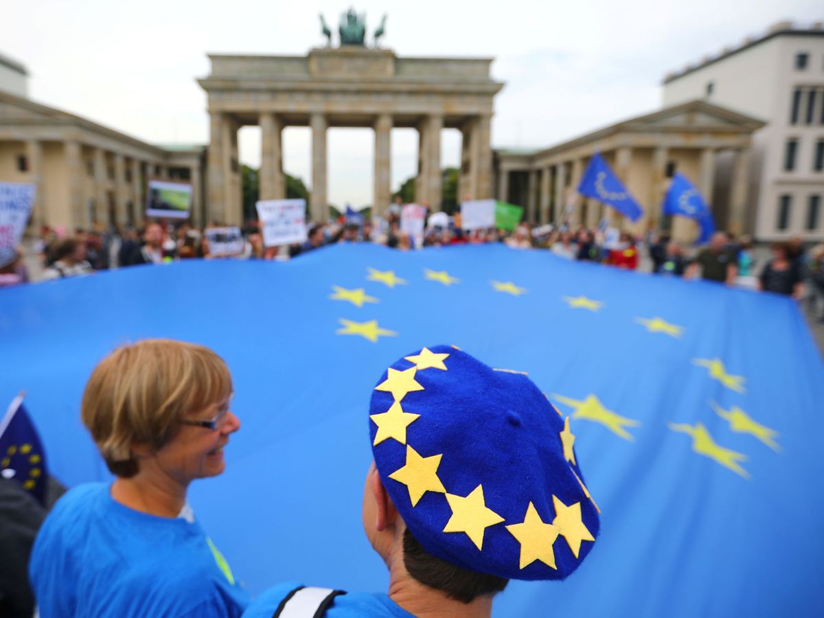 Foto: Manifestantes en Berlín contra el Brexit. (Reuters)