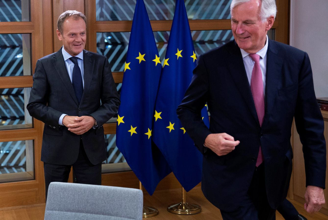 Donald Tusk y el negociador europeo para el Brexit, Michel Barnier. (Reuters)
