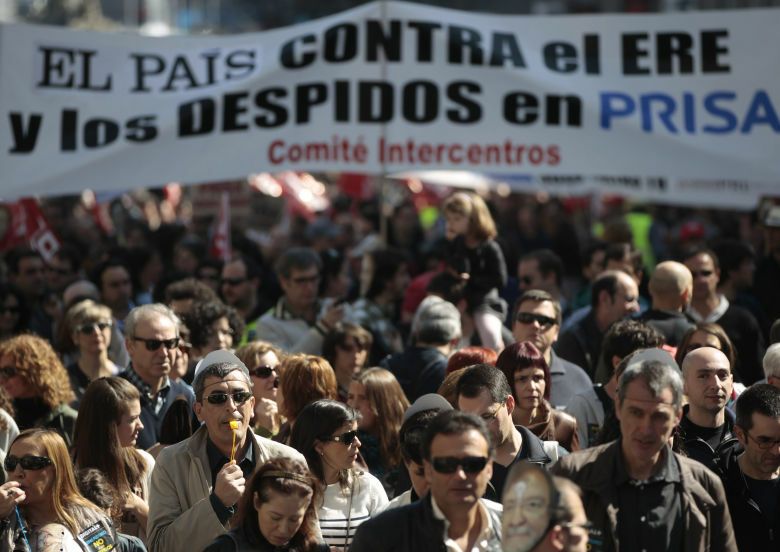 Protesta de los trabajadores de El País. (Reuters)